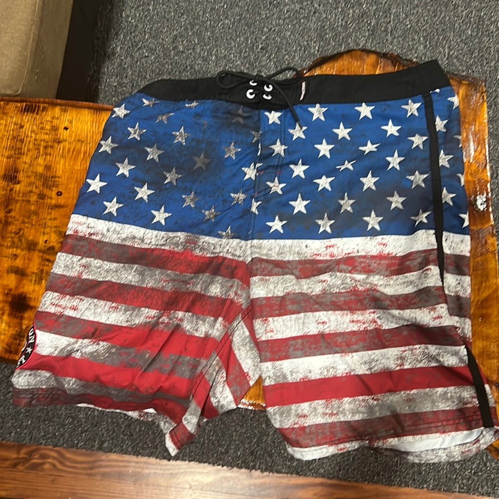 Affliction board shorts size 40